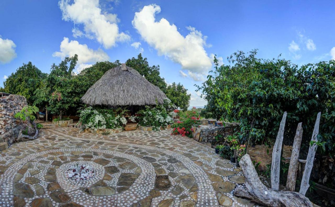 Utopia Rote Lodge Nembrala Kültér fotó